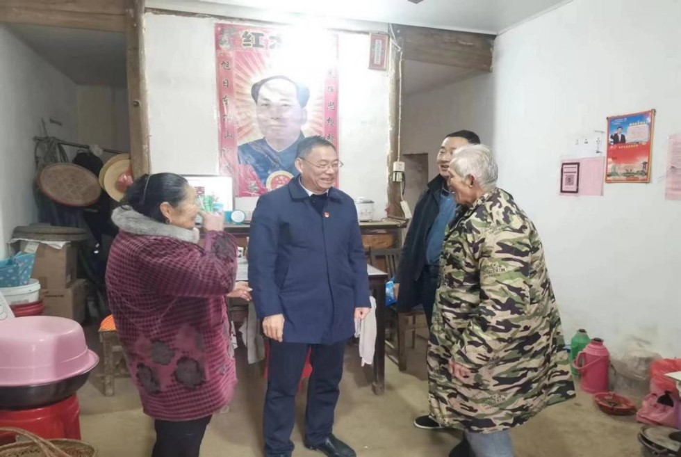 1月30日，市委网信办赴枞阳县横埠镇新庄村开展“冬日暖阳”主题活动.png