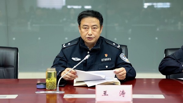 2.市公安局举办青年民警警示教育活动1.jpg
