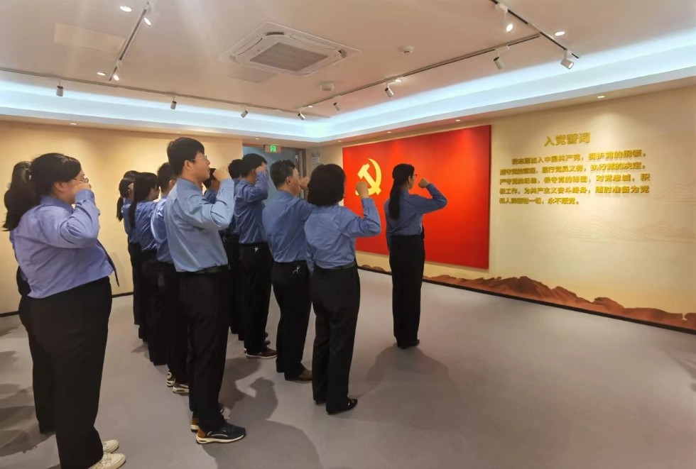 1.强化党纪教育 筑牢思想防线——市检察院组织党员干警参观铜陵市党性党风党纪教育馆2.jpg