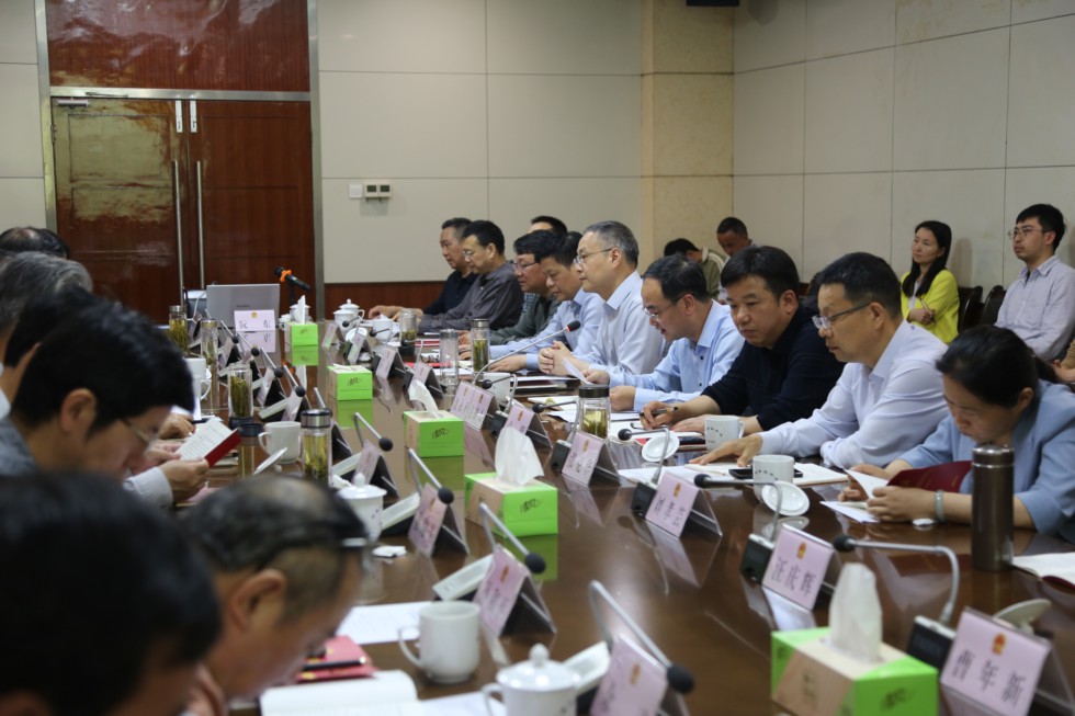 10.市人大常委会及机关举办党纪学习教育读书班开班式暨机关党组理论学习中心组学习会议.jpg