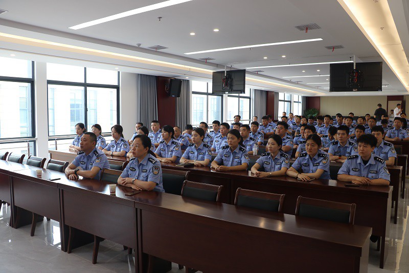 6.市公安局举办第二期青年民警警示教育活动1.jpg