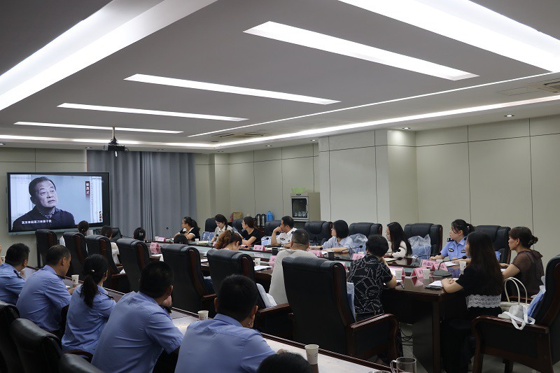 3.市公安局召开警属助廉座谈会0.jpg