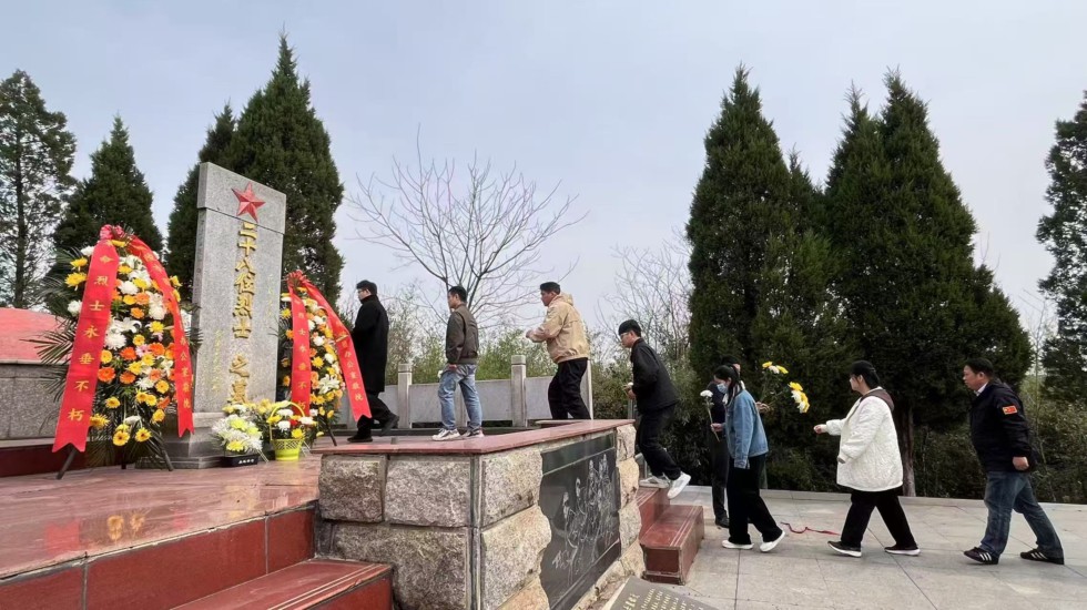 1.市国动办：清明祭英.jpg