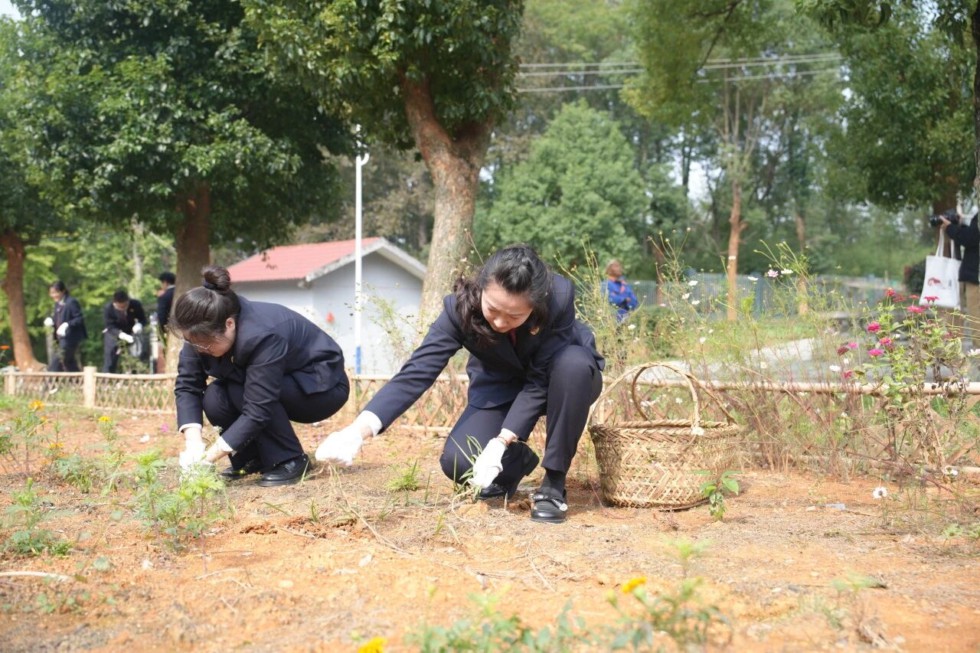 1.市检察院:金秋敬老 (2).jpg